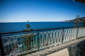 Appartamento in locazione sul mare ad Ospedaletti con piena vista mare